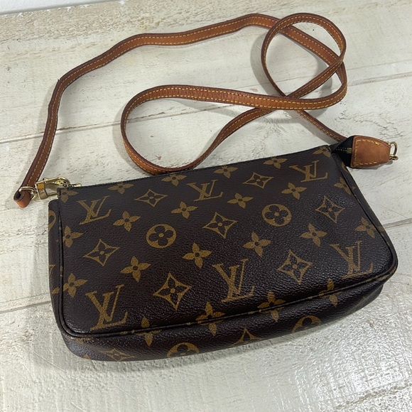 Louis Vuitton Pouch Bag Pochette Monogram - Picture 6 of 16